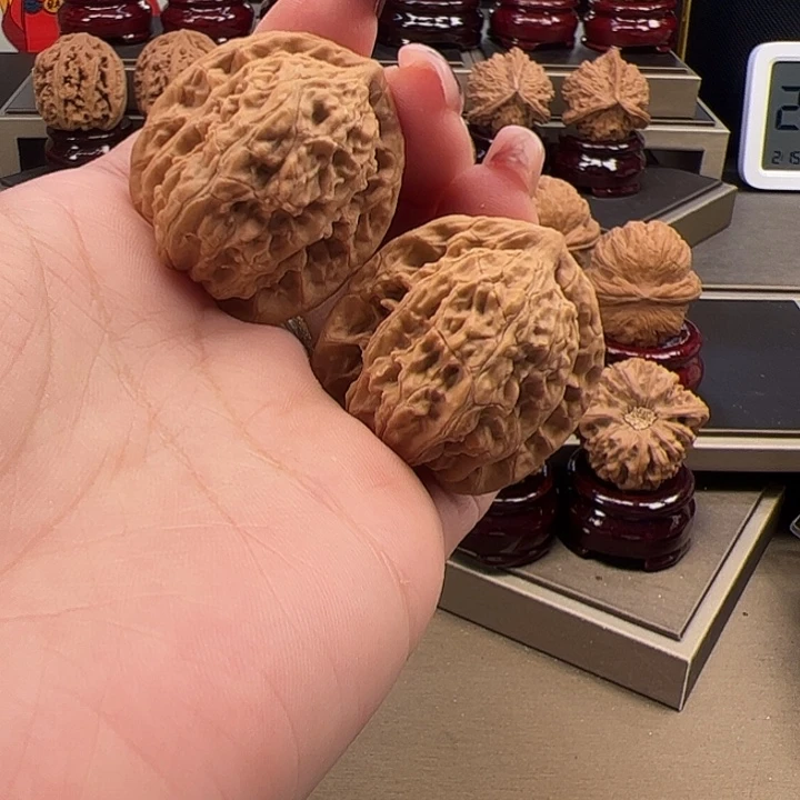 文玩核桃把件抽奖盘龙虎头