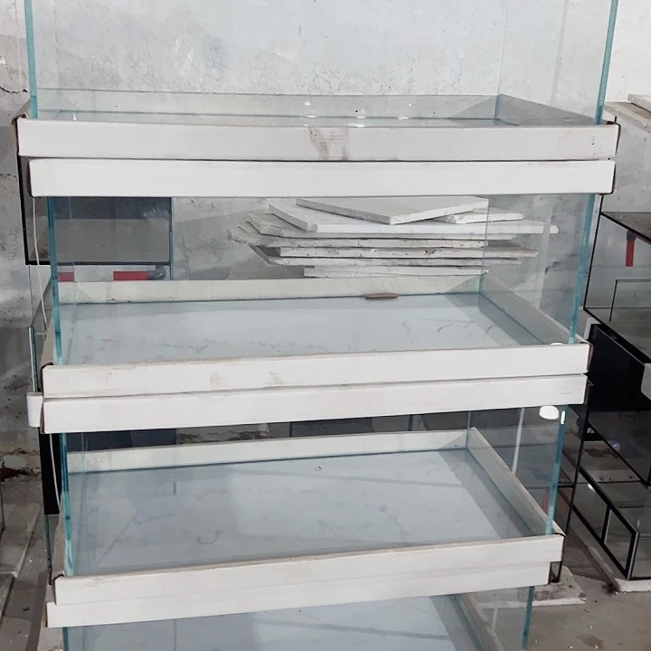 玻璃60.30.25裸缸6个厚送垫子