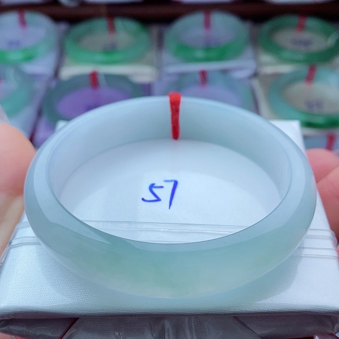 翡翠手镯（圆镯）未镶嵌冰透天晴色正圈