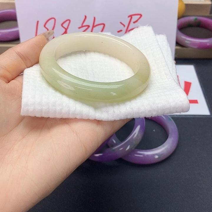 石英质玉手镯未镶嵌丽*