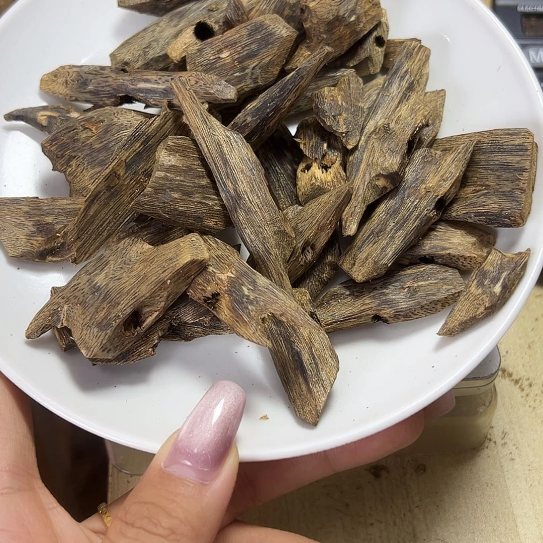 香料绿奇楠陆河块料30克