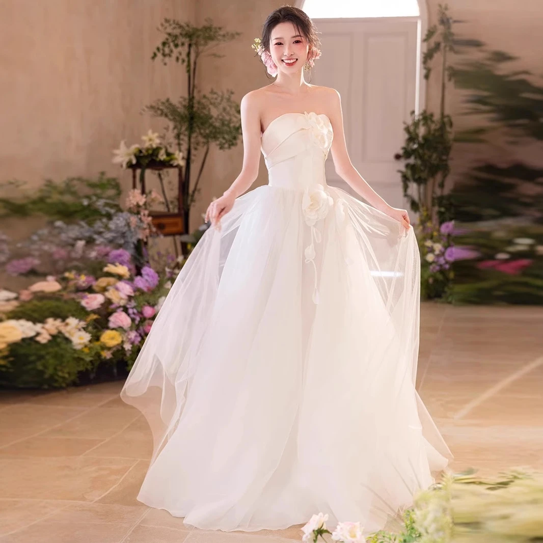 白色抹胸礼服新款结婚订婚新娘网纱长裙户外旅拍出门轻婚纱高级感