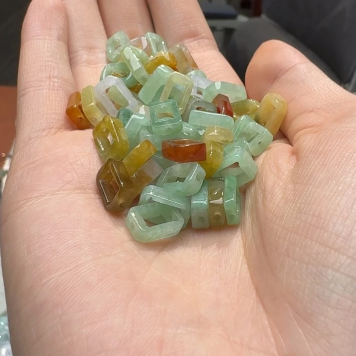 未镶嵌挂件翡翠福利1个，不包邮，拍一单邮费发货