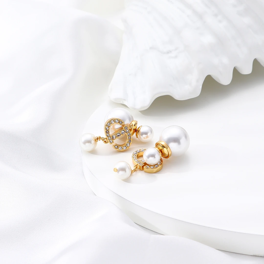 Tender Jinger 铜合金耳饰 秋冬新款前后珠字母吊坠耳饰轻奢