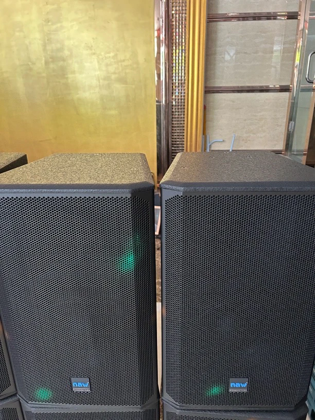 一套音响，收定 金 500，不包邮