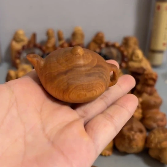 初****烟太行崖柏陈化老料手把件