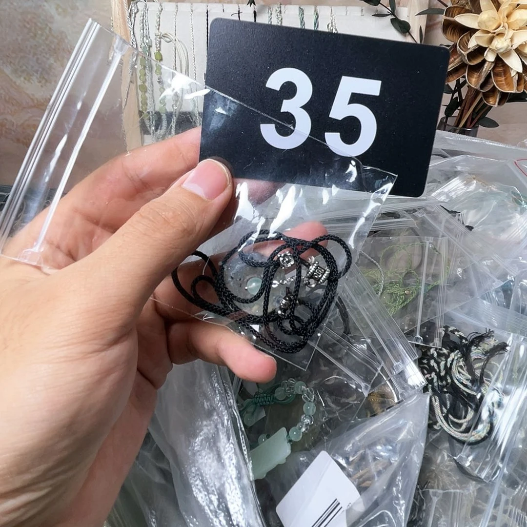 蛇纹石玉颈饰合金么***沃