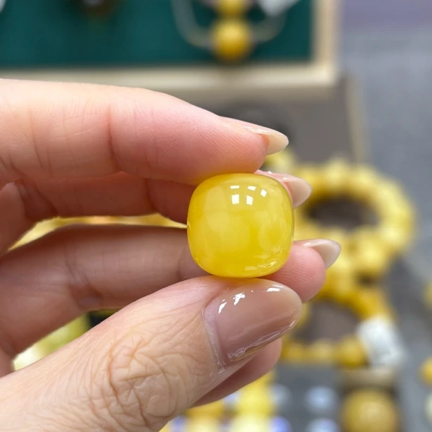 15.6*15.0mm小妖珠宝天然原矿琥珀蜜蜡
