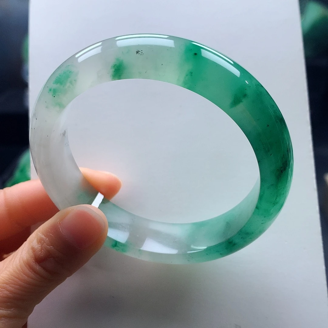 未镶嵌手镯石英质玉