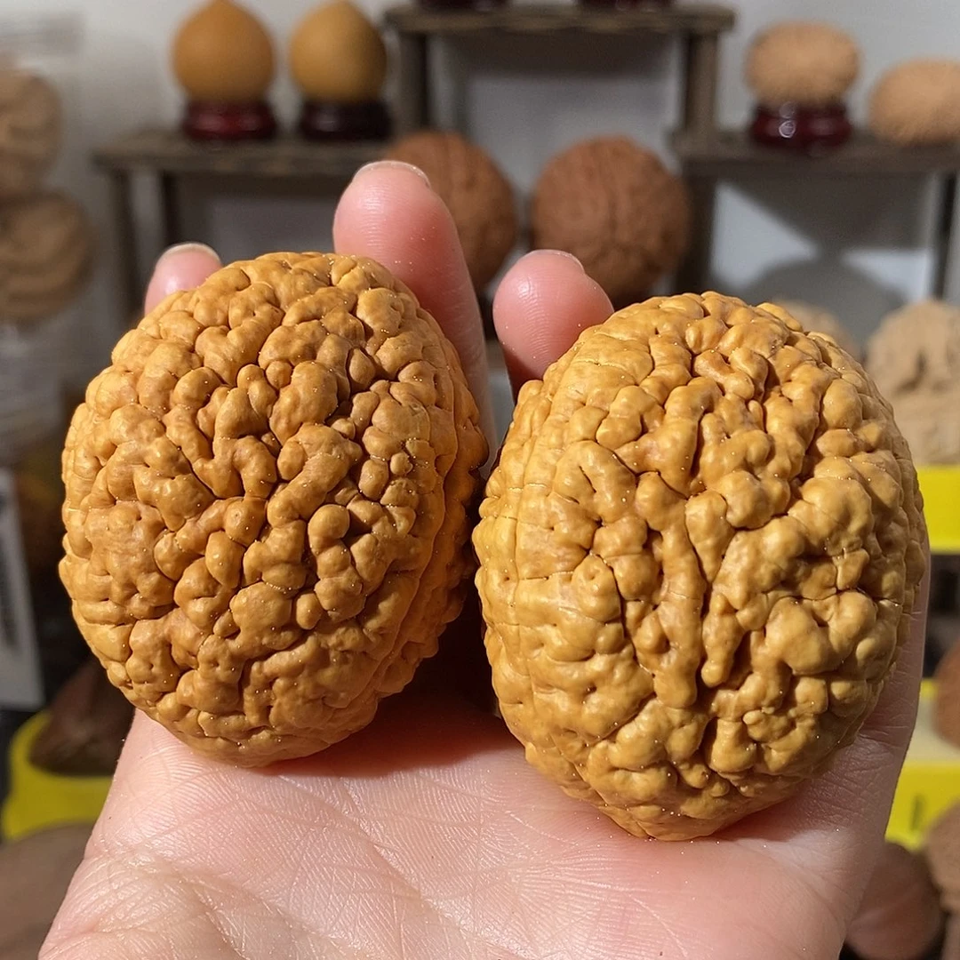 吊坠文玩核桃三瓣脑纹金刚4758