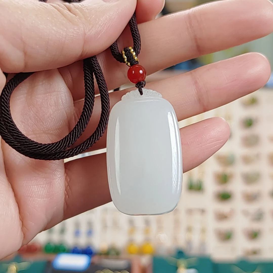 吊坠(赠链)未镶嵌和田玉