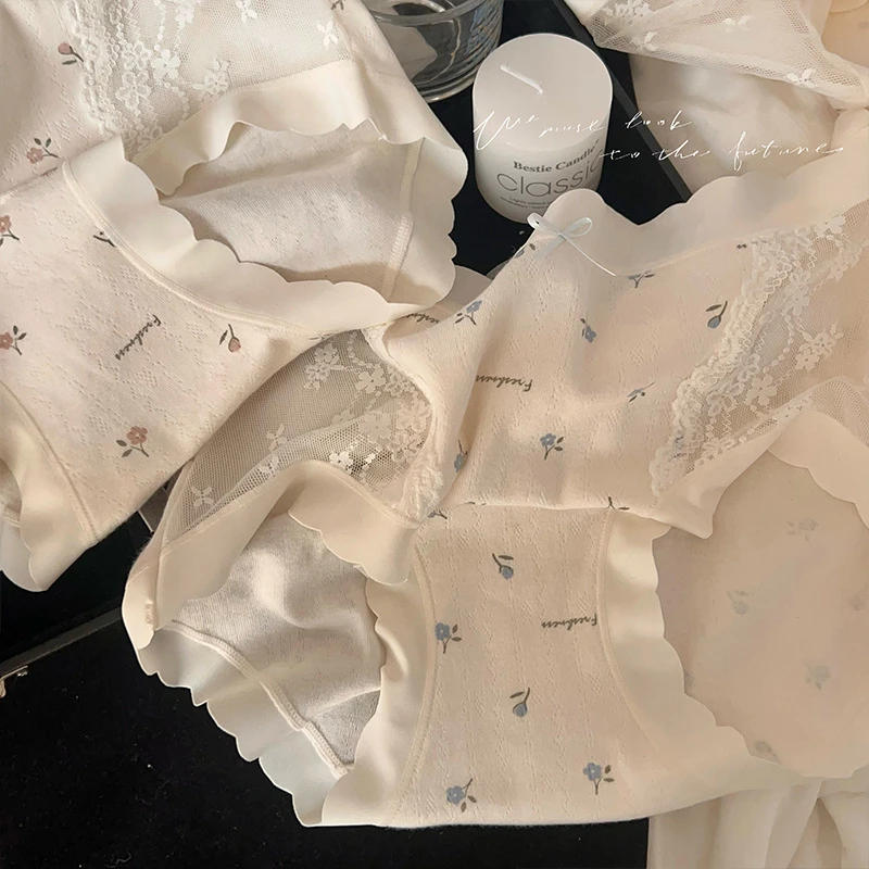 探路猫新纯棉婴儿棉10A抑菌小碎花蕾丝拼接女士内裤法式复古中腰