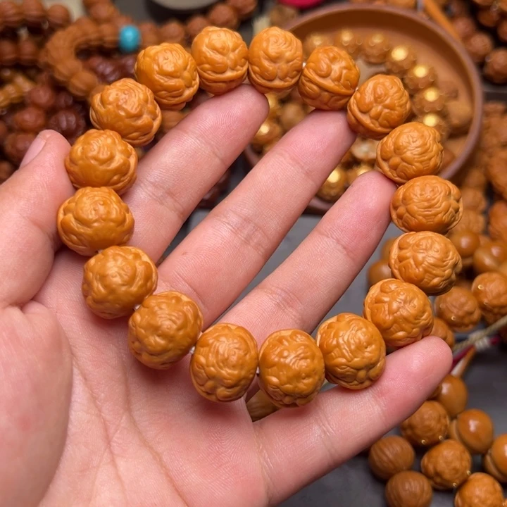 。***，猴头核桃吊坠1.6带舍得