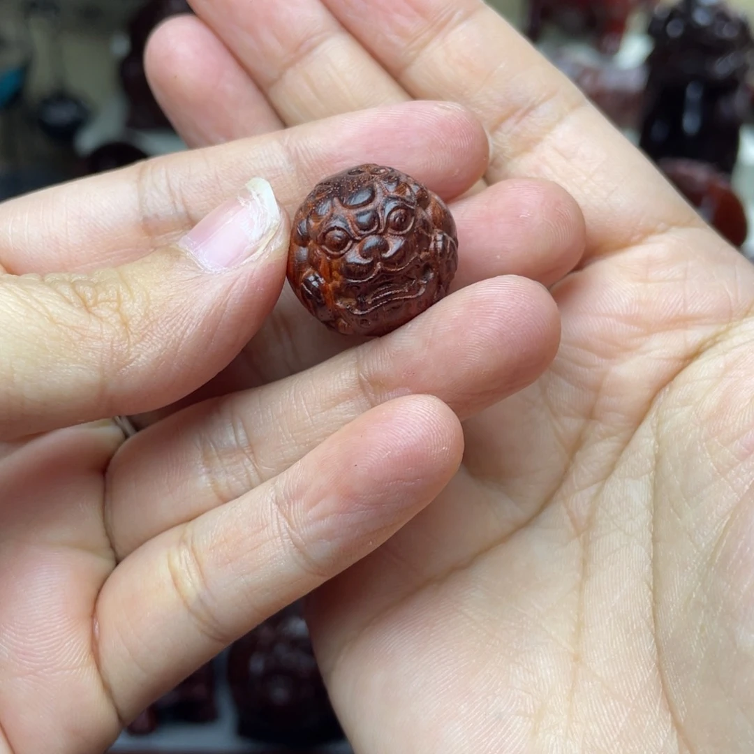 檀香紫檀（小叶紫檀）流**?