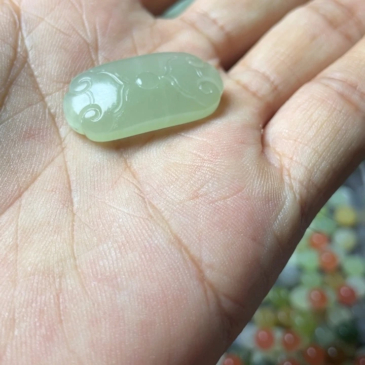 和田玉未镶嵌吊坠(不含链)左***姐