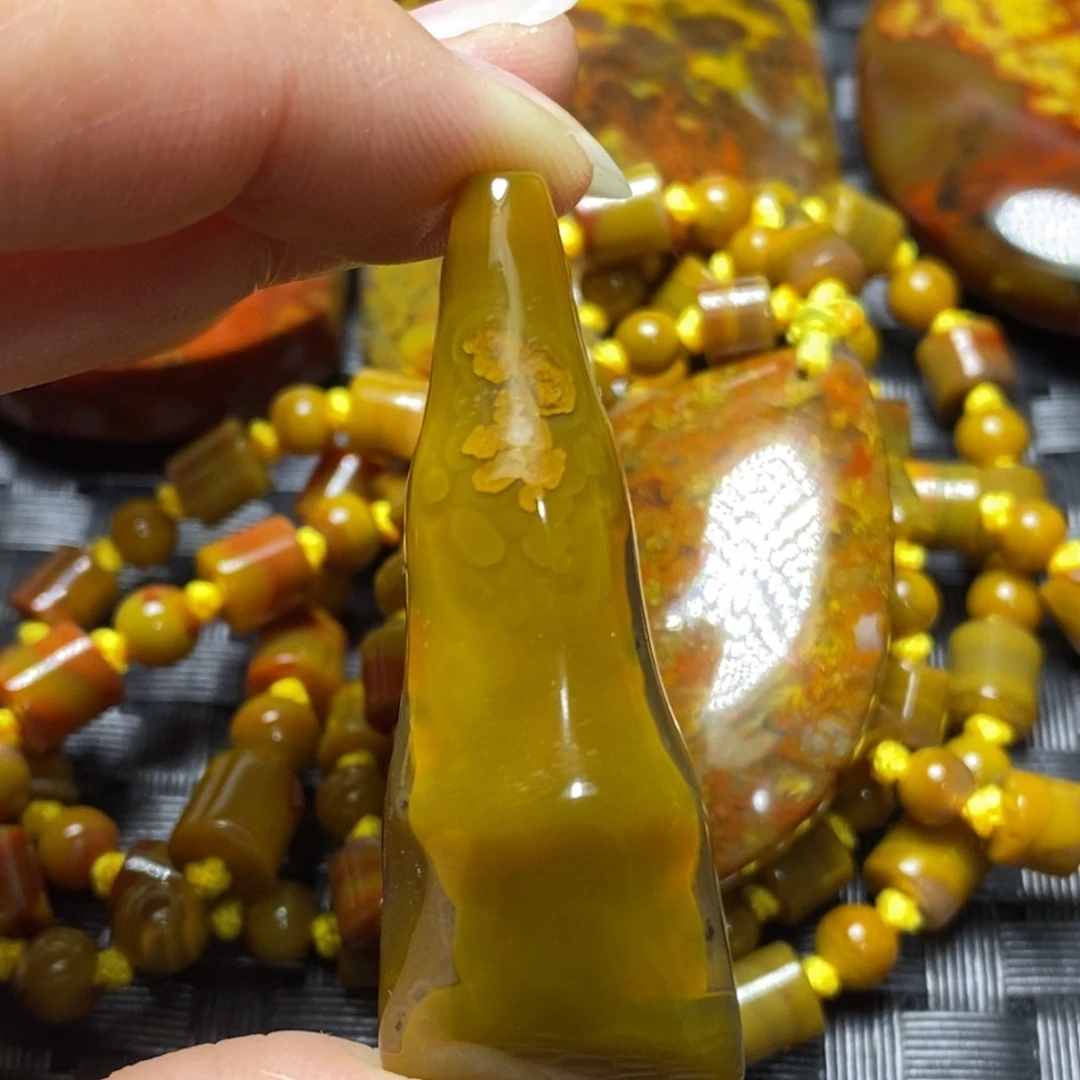 玛瑙/玉髓挂件未镶嵌