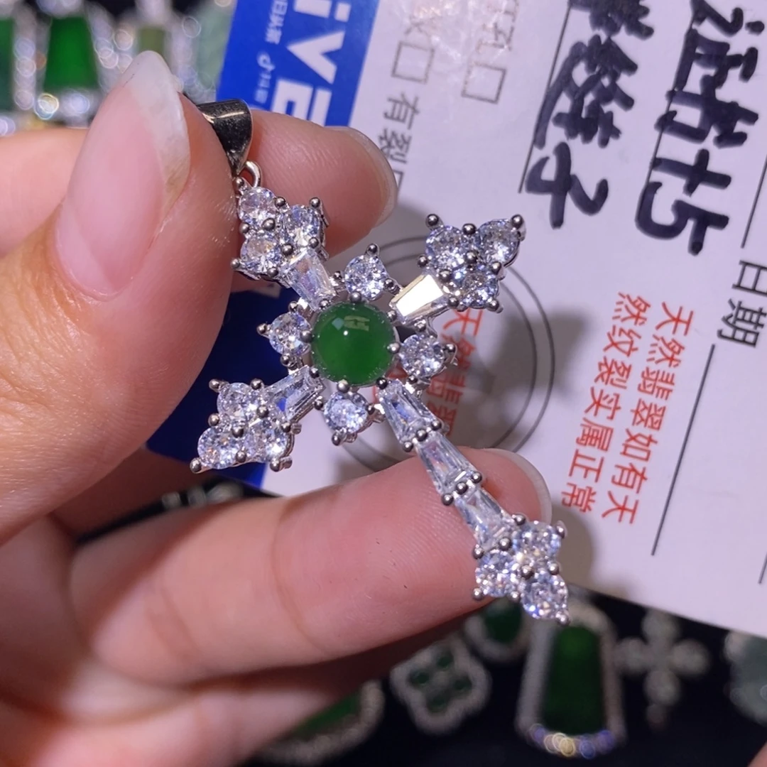 翡翠未镶嵌颈饰天然