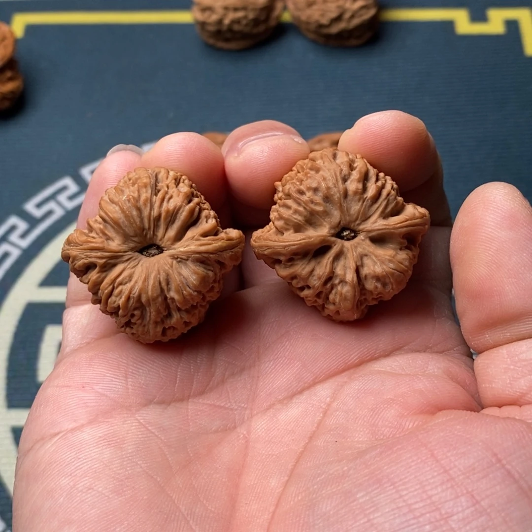 J***J文玩核桃把件涿鹿南将