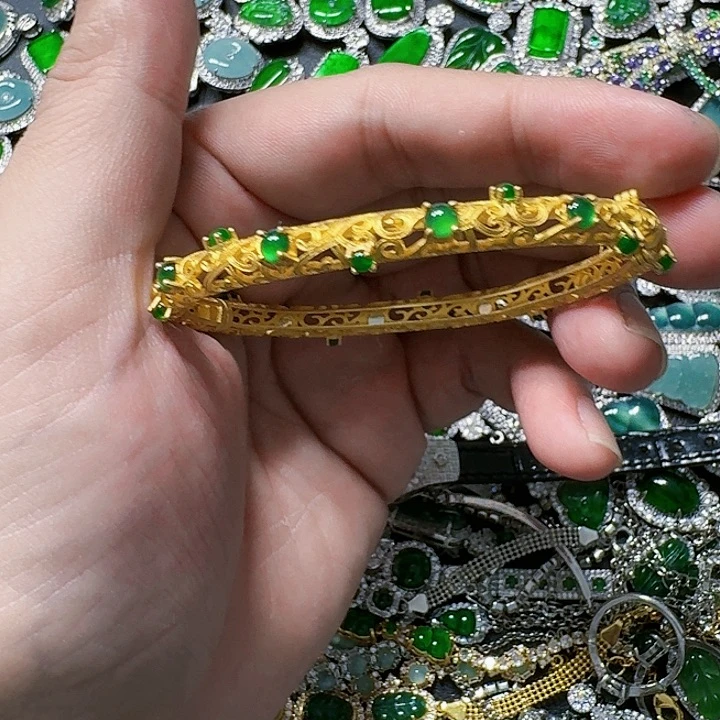 翡翠颈饰未镶嵌天然A货翡翠放漏