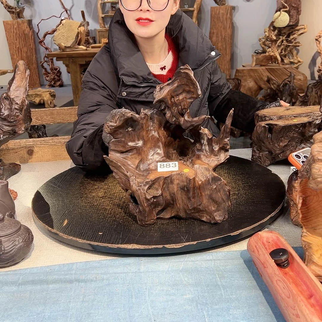 木千**?883 hghfhvgvhvhbn