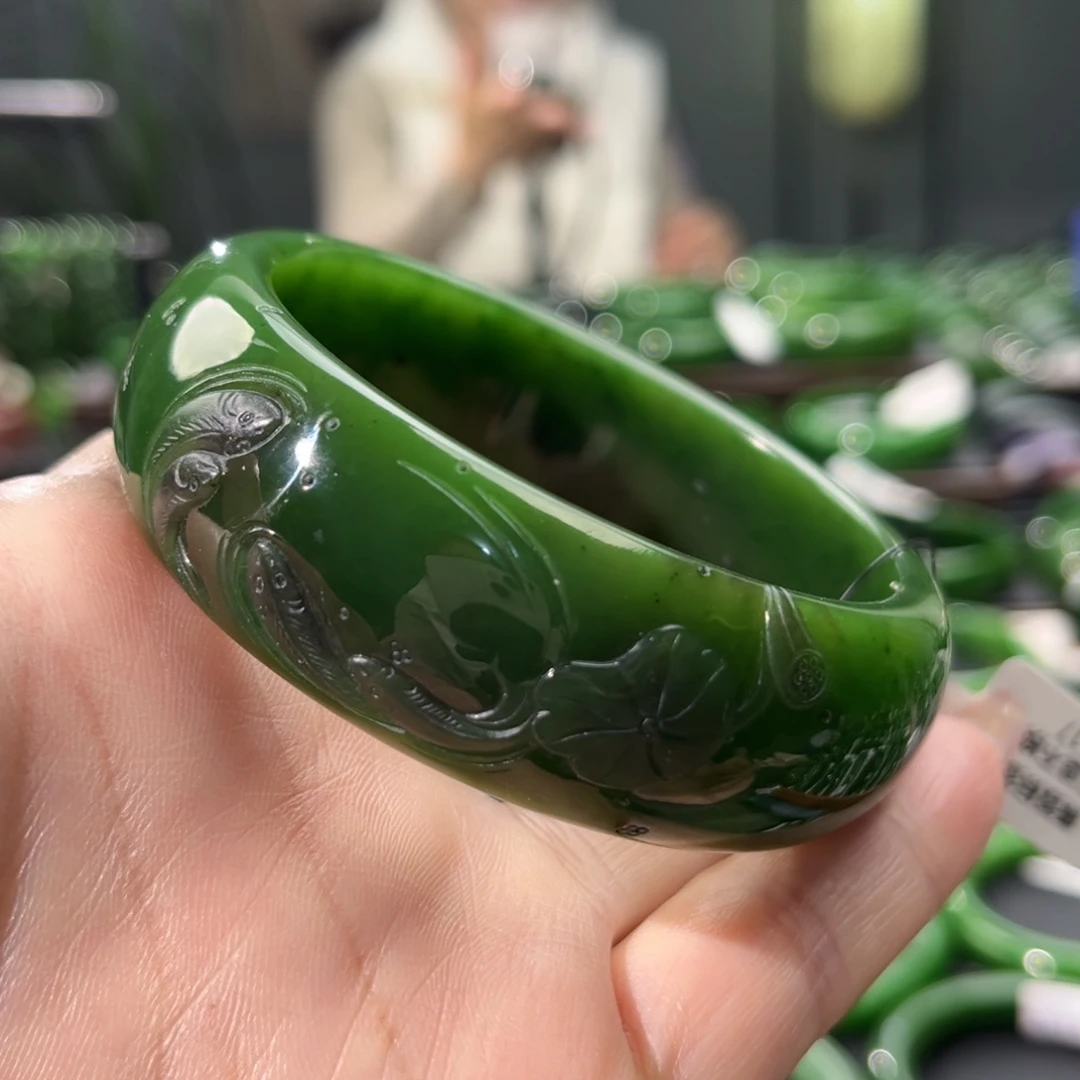 未镶嵌手镯和田玉（碧玉）