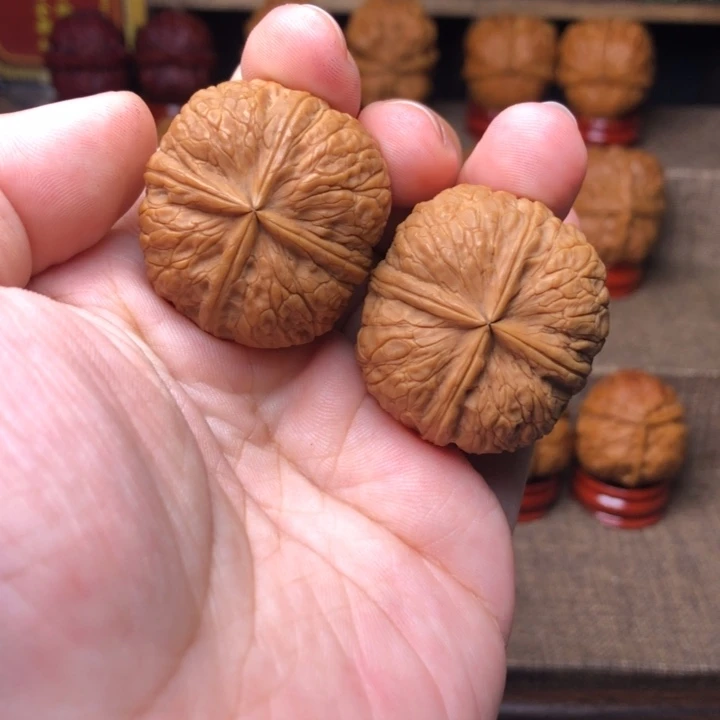 把件文玩核桃68状元红四棱35