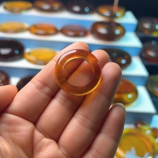 琥珀手镯未镶嵌琉*苣