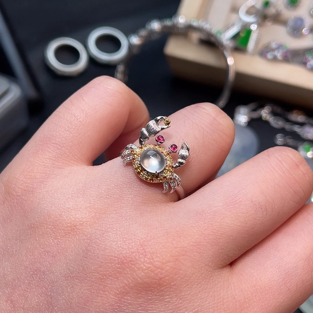 翡翠18K金镶嵌戒指蛋面