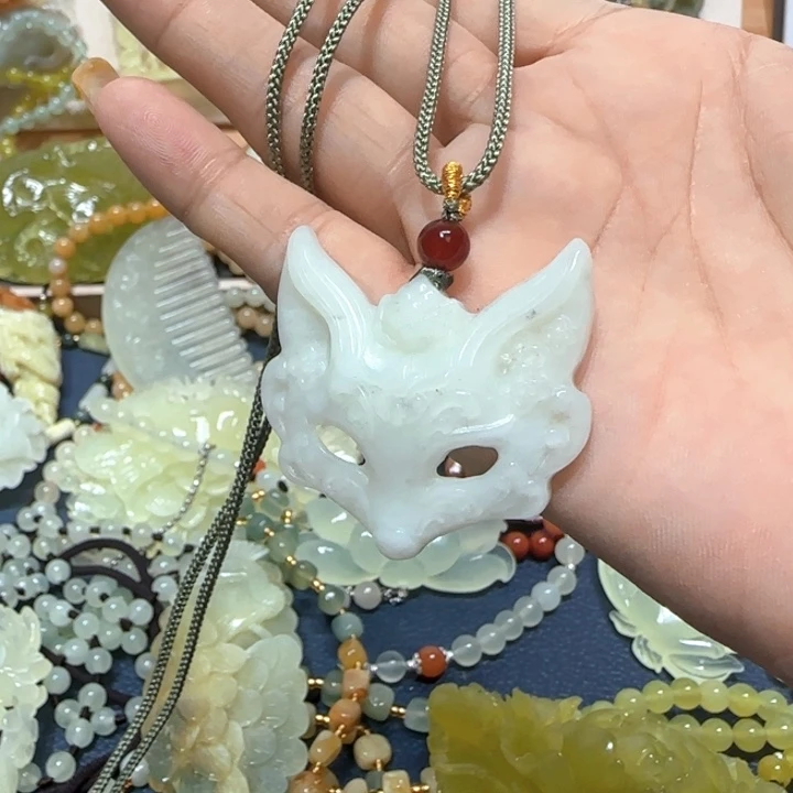 合金蛇纹石玉吊坠