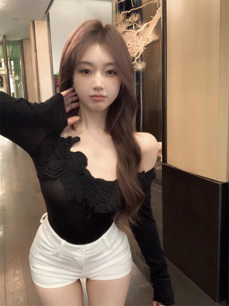 性感斜肩花朵刺绣针织衫女冬季长袖修身设计感纯欲黑色打底衫上衣