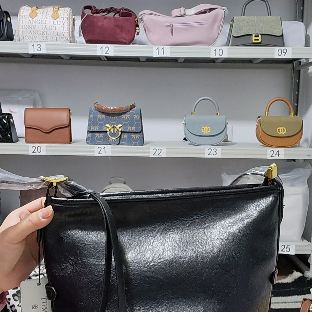 PVC牛津布人造革PU帆布草编牛皮pc超纤皮（革）反绒皮pu