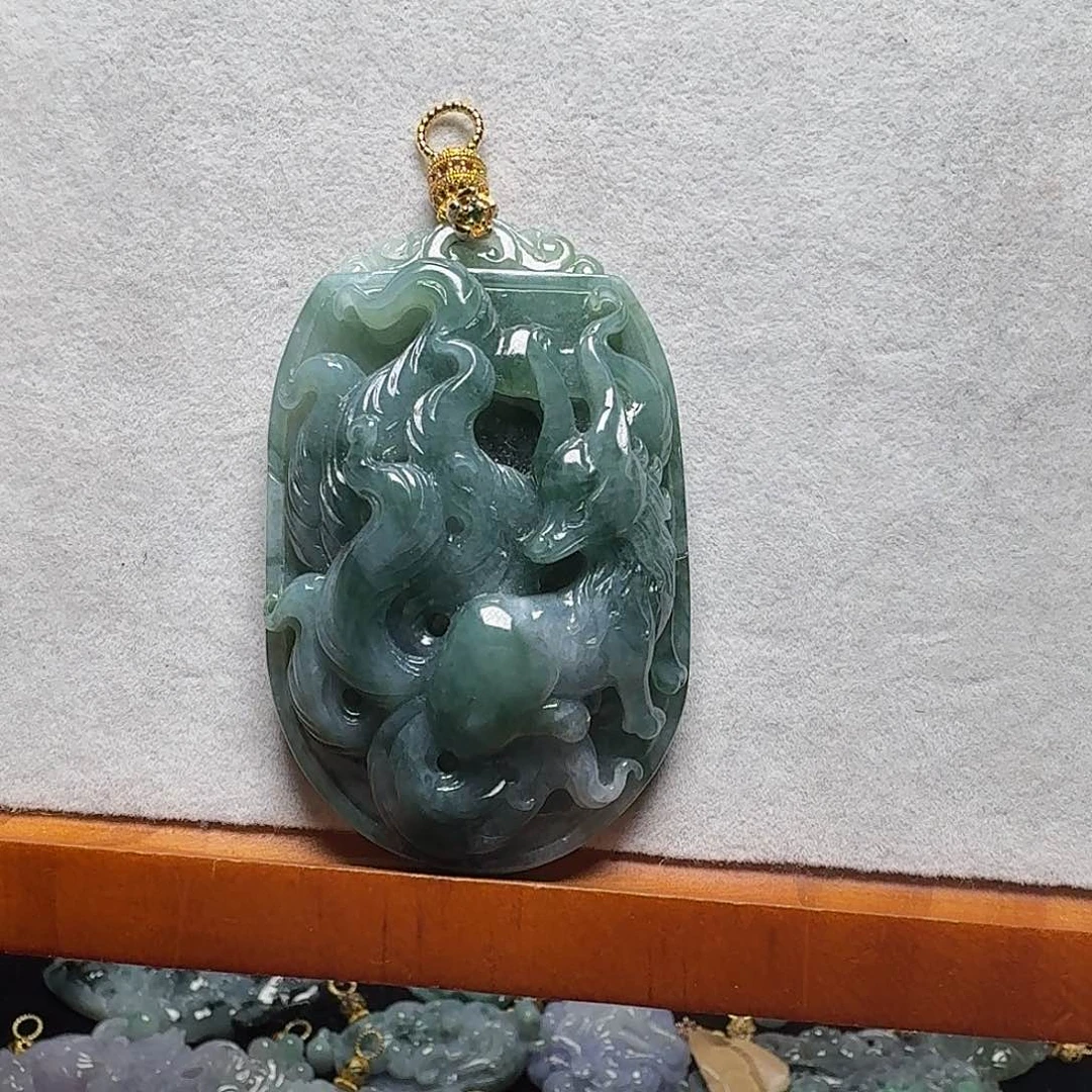 吊坠(不含链)未镶嵌翡翠