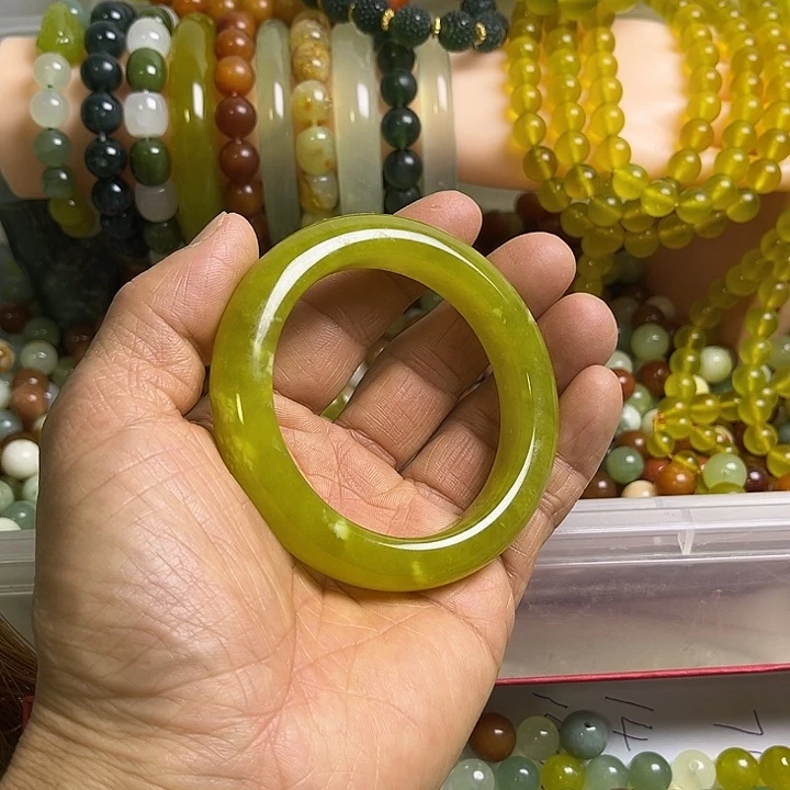 合金蛇纹石玉颈饰