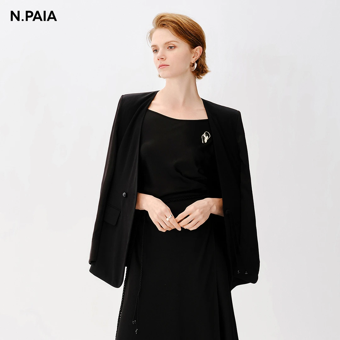 恩派雅24夏新款新中式国风盘扣V领西装外套女XNJEA1139A