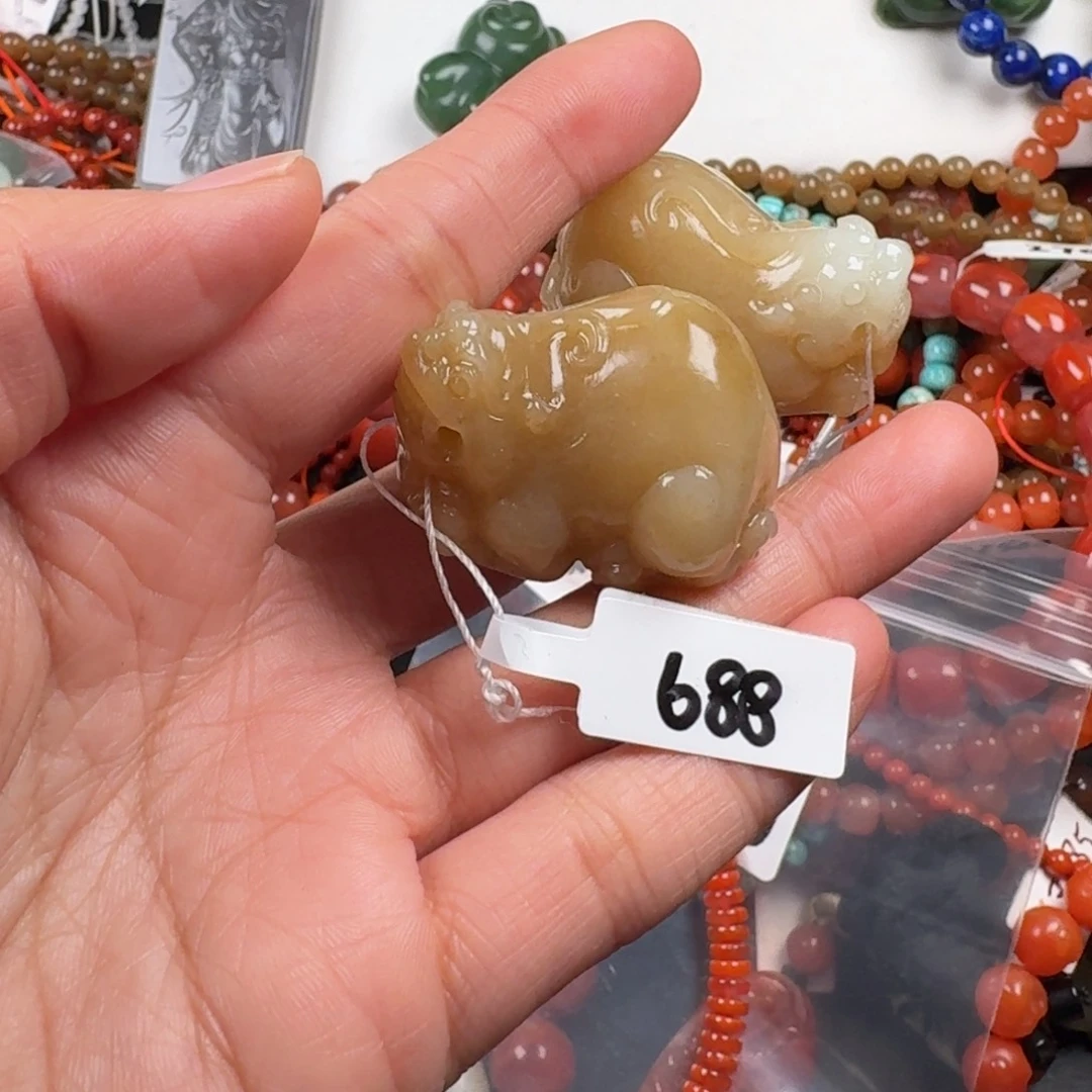 海***沫南红玛瑙未镶嵌珠宝奇石