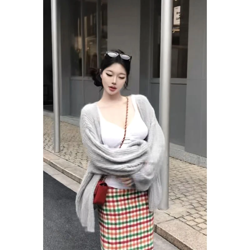 2025纯欲时尚套装设计感吊带背心洋气小众针织长袖开衫复古半身裙