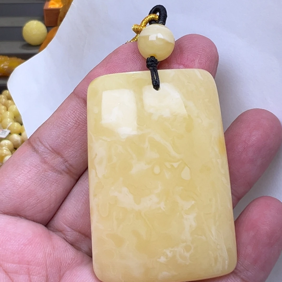 蜜蜡未镶嵌裸石24克