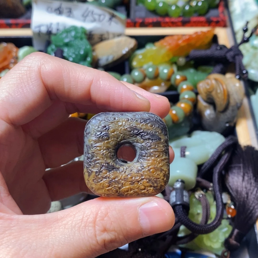 岫岩老玉（透闪石质玉）未镶嵌颈饰