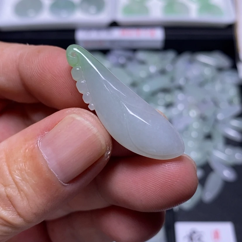 【闪购商品】吊坠(不含链)未镶嵌翡翠