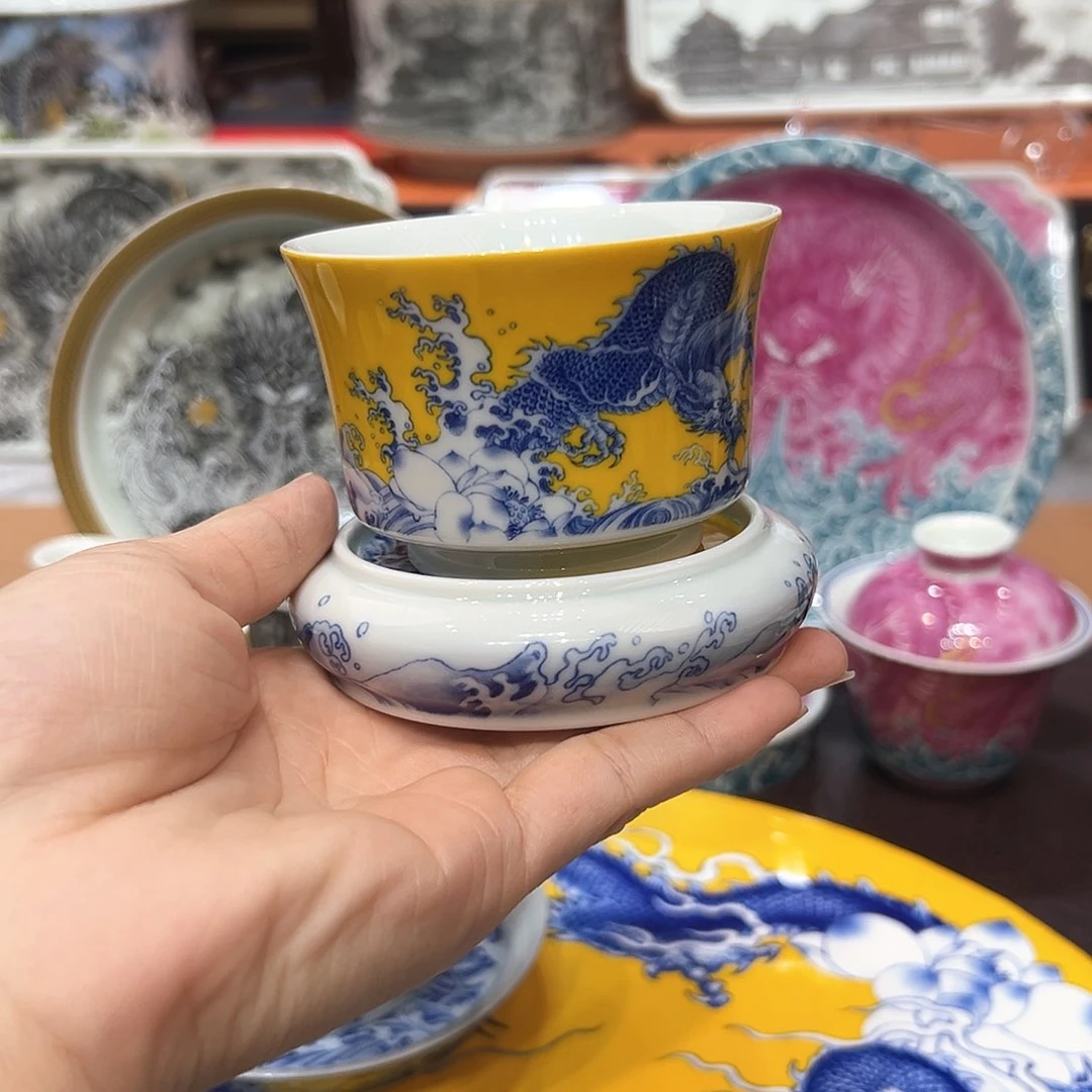 摆件V**景德镇陶瓷艺术展在上海举办期间举行开幕典礼上