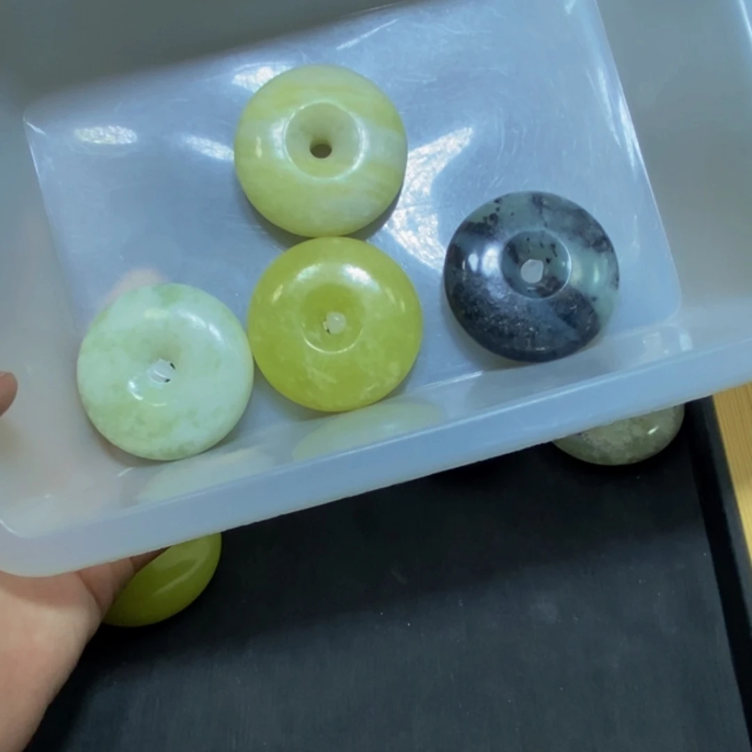 蛇纹石玉未镶嵌颈饰121