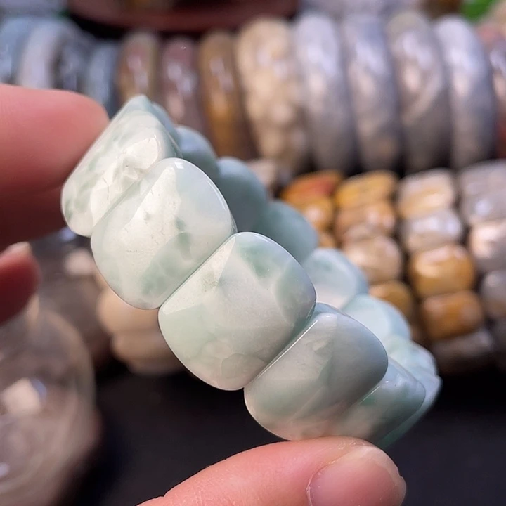 未镶嵌手链硅化珊瑚（珊瑚玉）