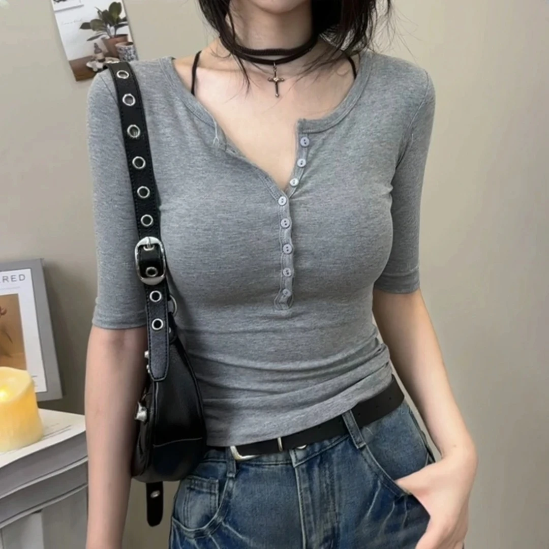 【全额运补】KAIDIQI/凯迪琦 修身收腰显瘦中袖T恤女纽扣辣妹V领