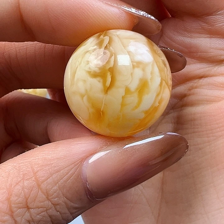 蜜蜡未镶嵌珠宝奇石