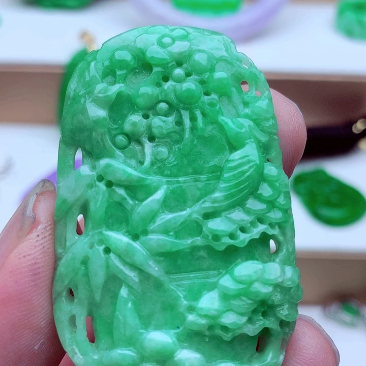 翡翠未镶嵌吊坠(不含链)