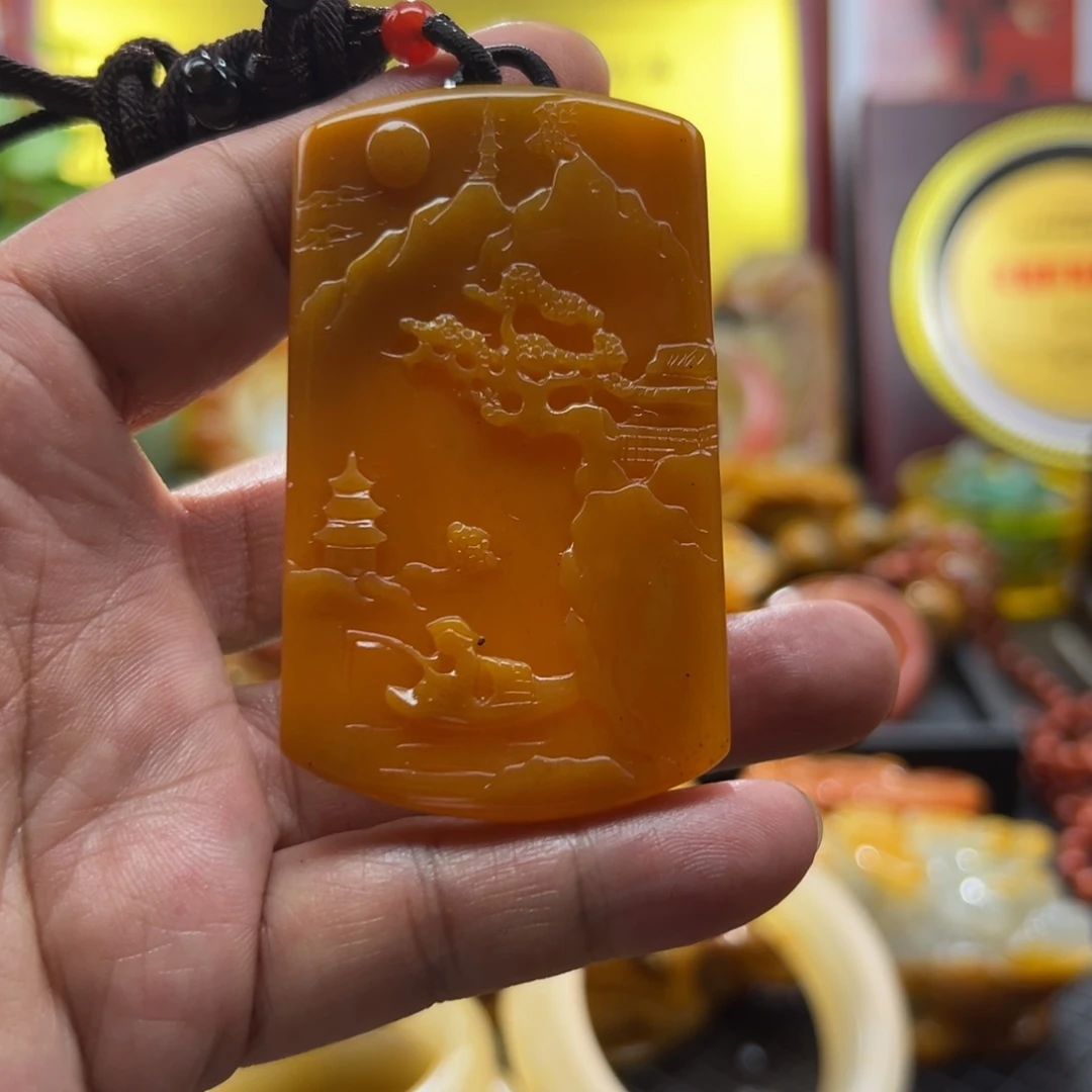 颈饰未镶嵌石英质玉