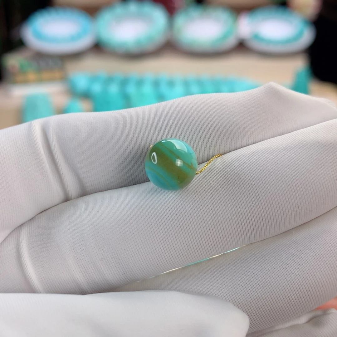 绿松石挂件未镶嵌请****?