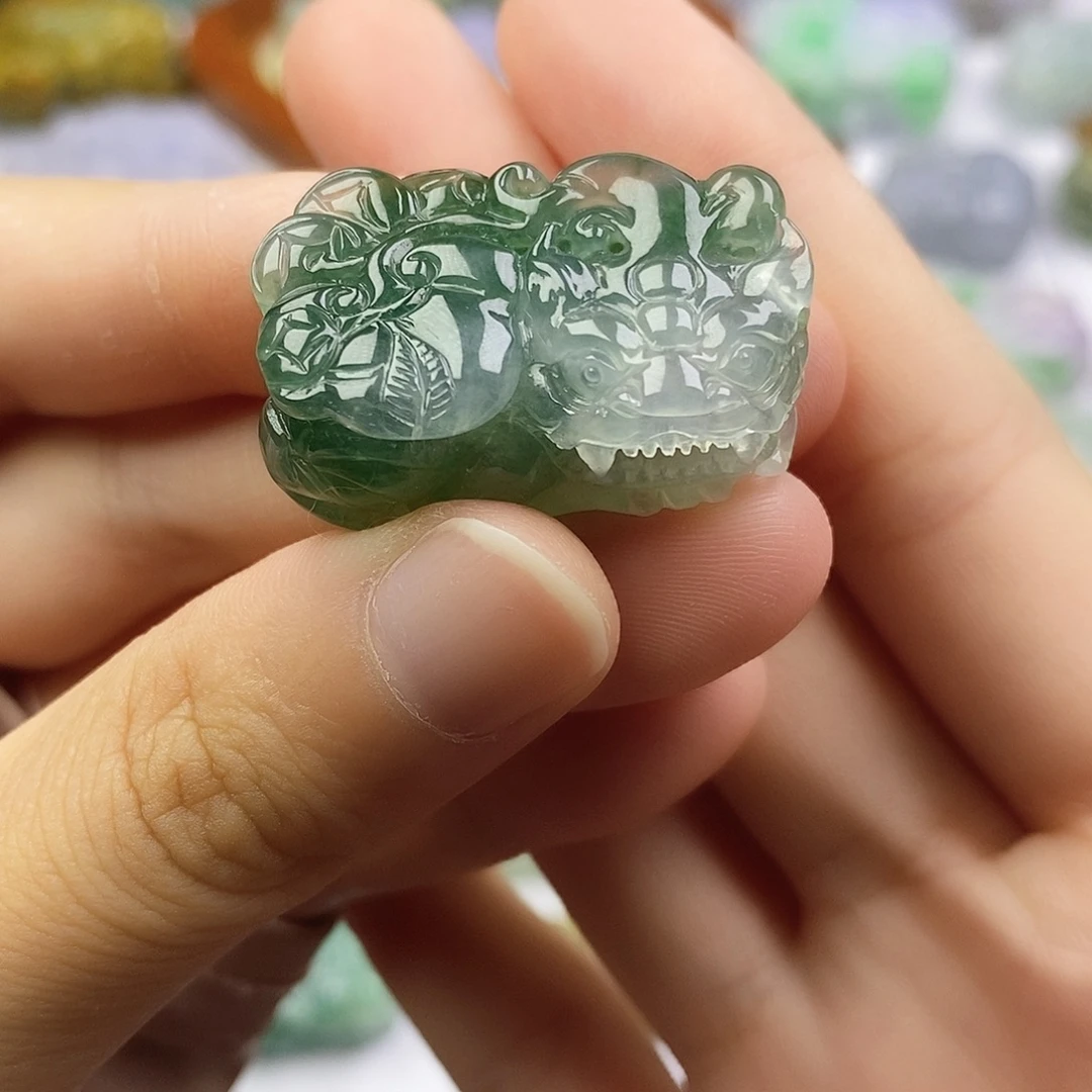 颈饰未镶嵌翡翠貔貅