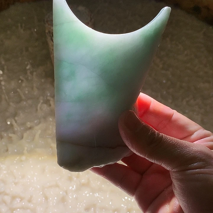 颈饰未镶嵌翡翠边角料