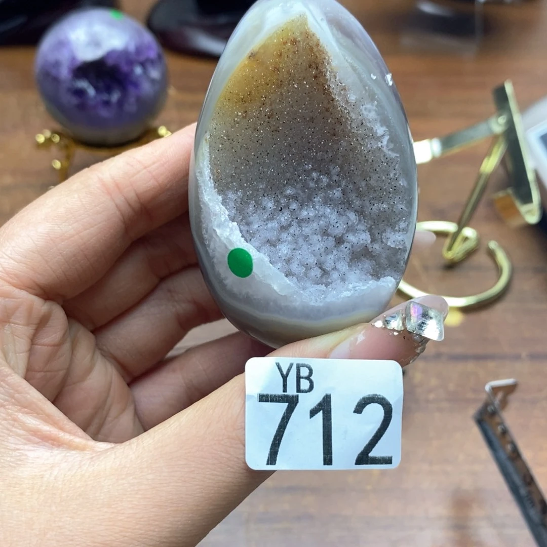 未镶嵌水晶大型摆件（非配饰）